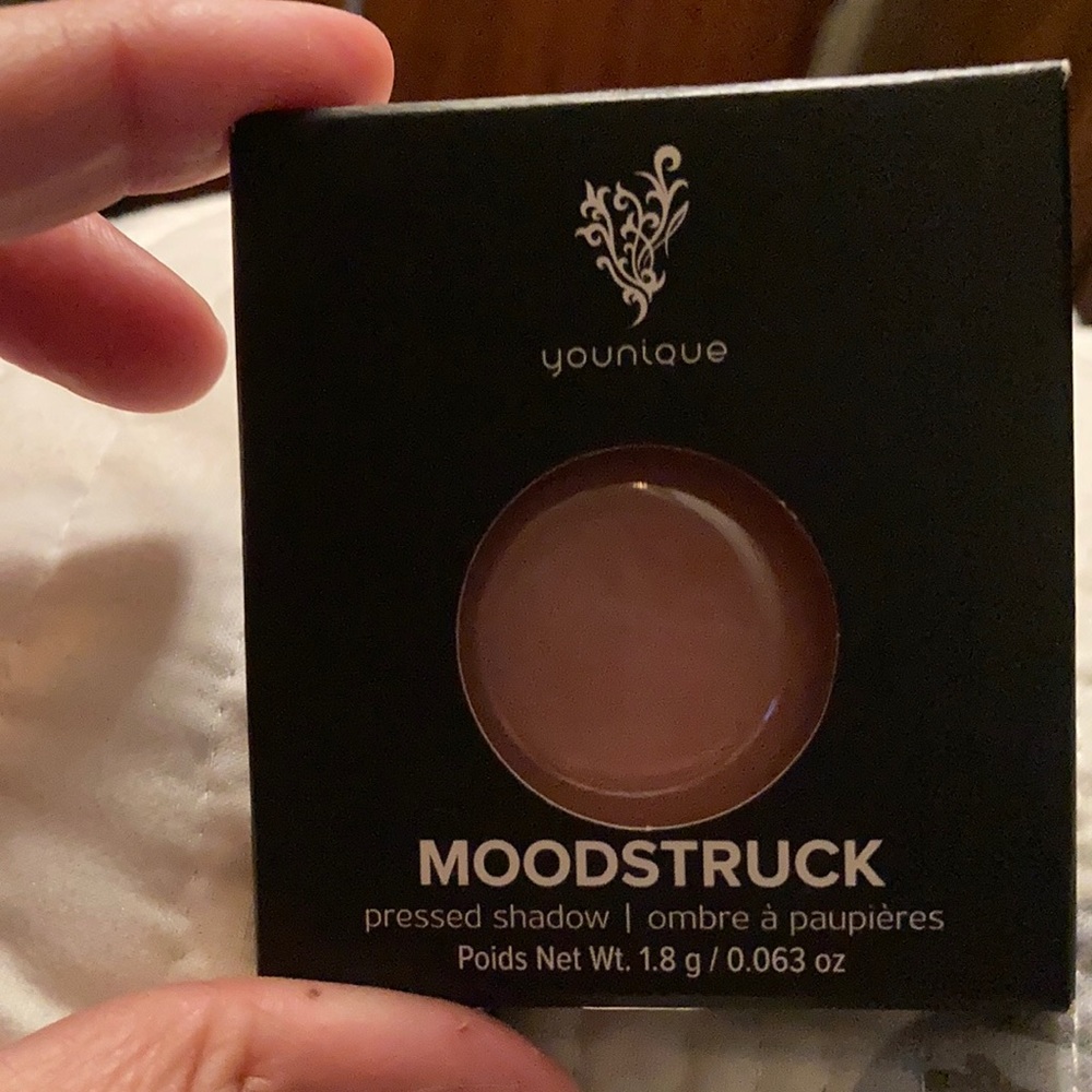 Younique pressed eye shadow refill